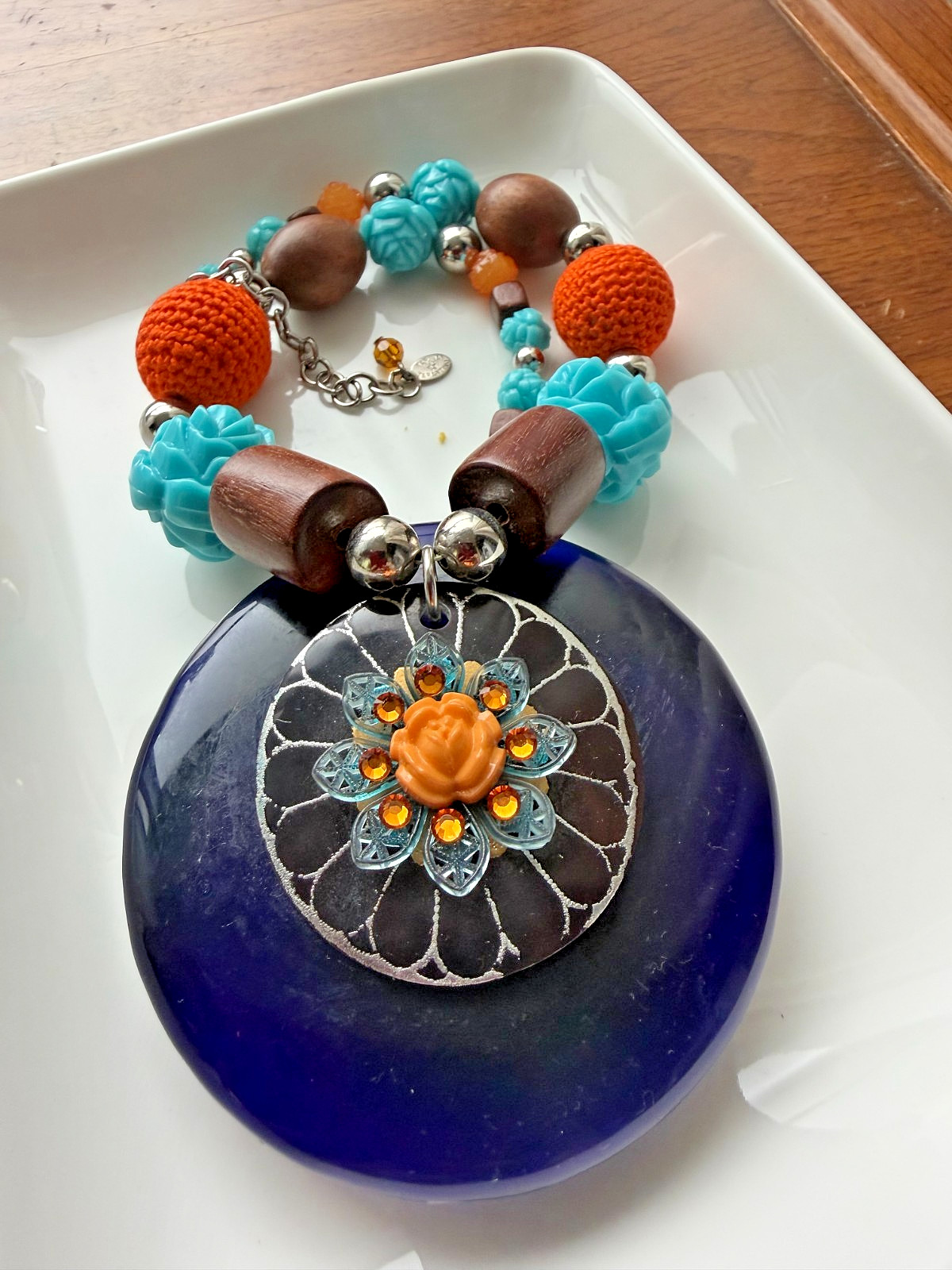 Tarina Tarantino Necklace Carved Rose Wood Crystal Crochet Unworn See Paint Flaw