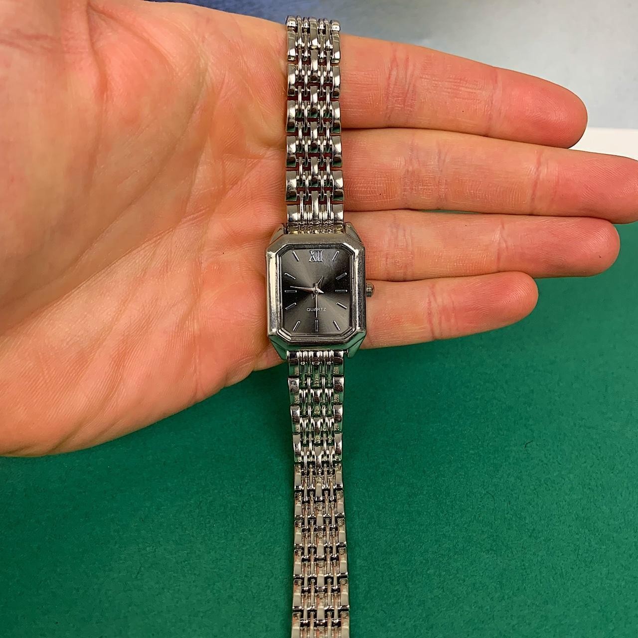Y2K Vintage Minimalist Silver Gray Stainless Steel Essential Watch 8.5 Inch Unis