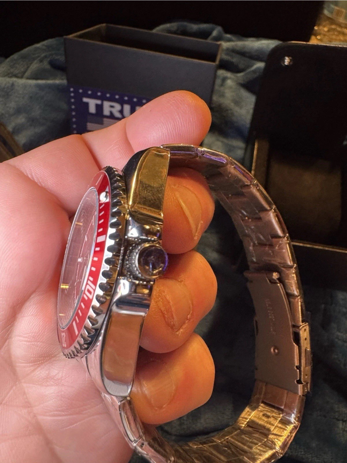 TRUMP VICTORY – Fight Fight Fight – RED BEAUTY – COMMEMORATIVE WATCH