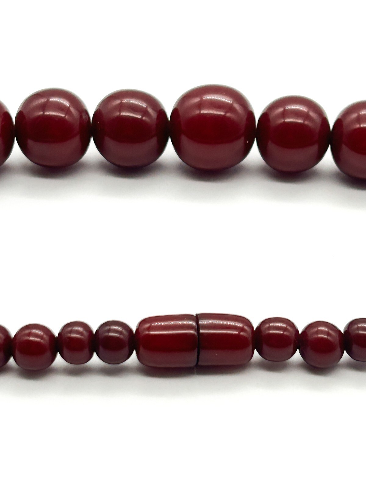 Vintage Graduated Burgundy Red Plastic Bead Necklace Hidden Screw Barrel Clasp