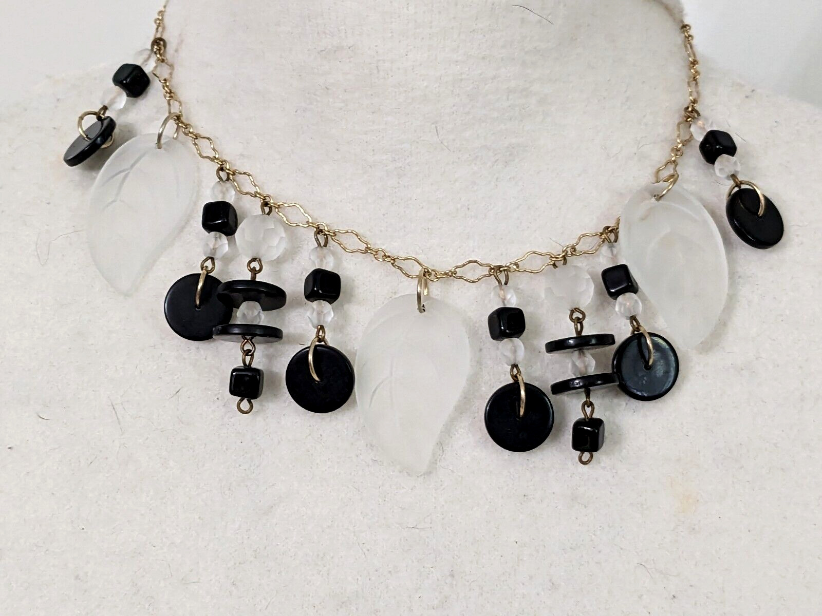 Unsigned 1/20 12K Gold plated chain Lucite leaves & beads Statement Necklace 16″