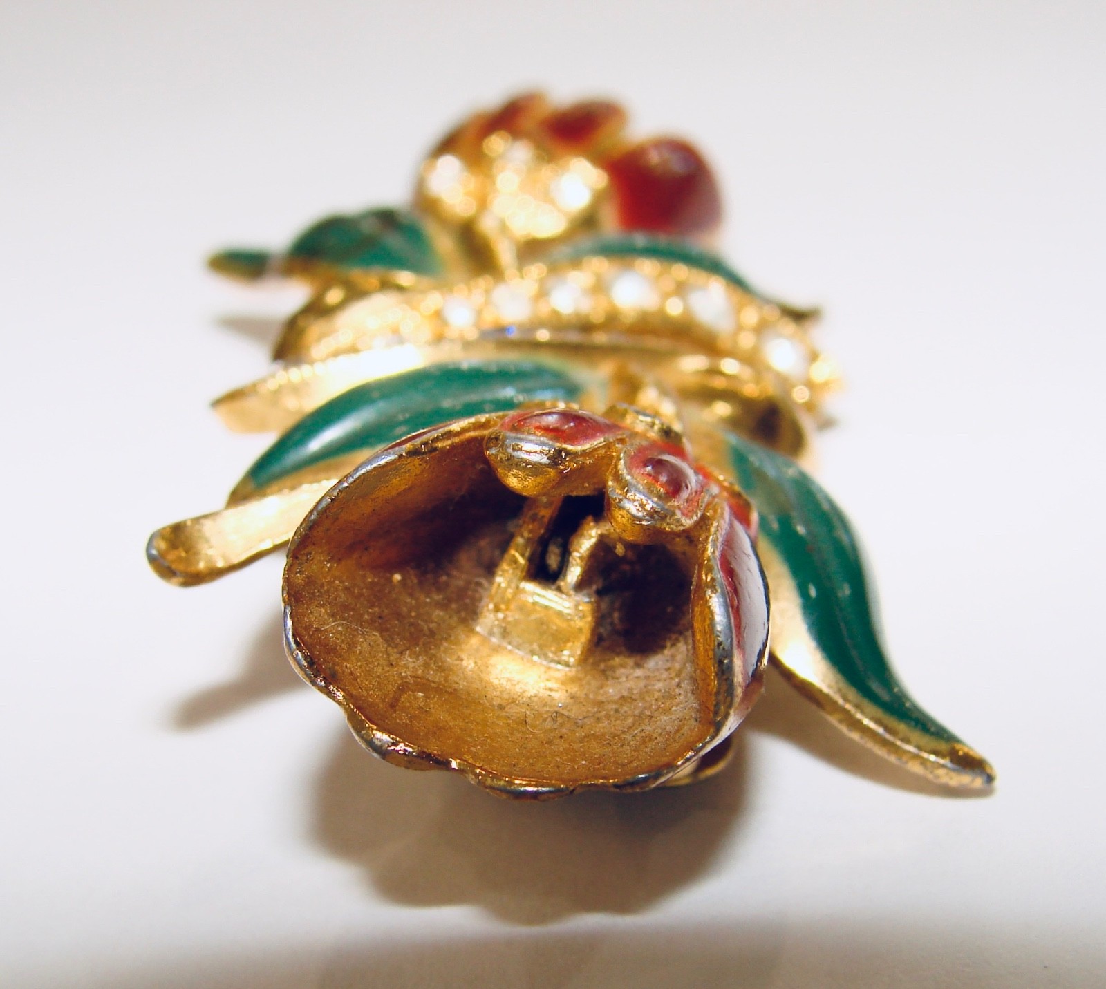 VINTAGE Enamel Camelia Brooch Clip CORO Duette Signed Pt 1852188 Adolph Katz