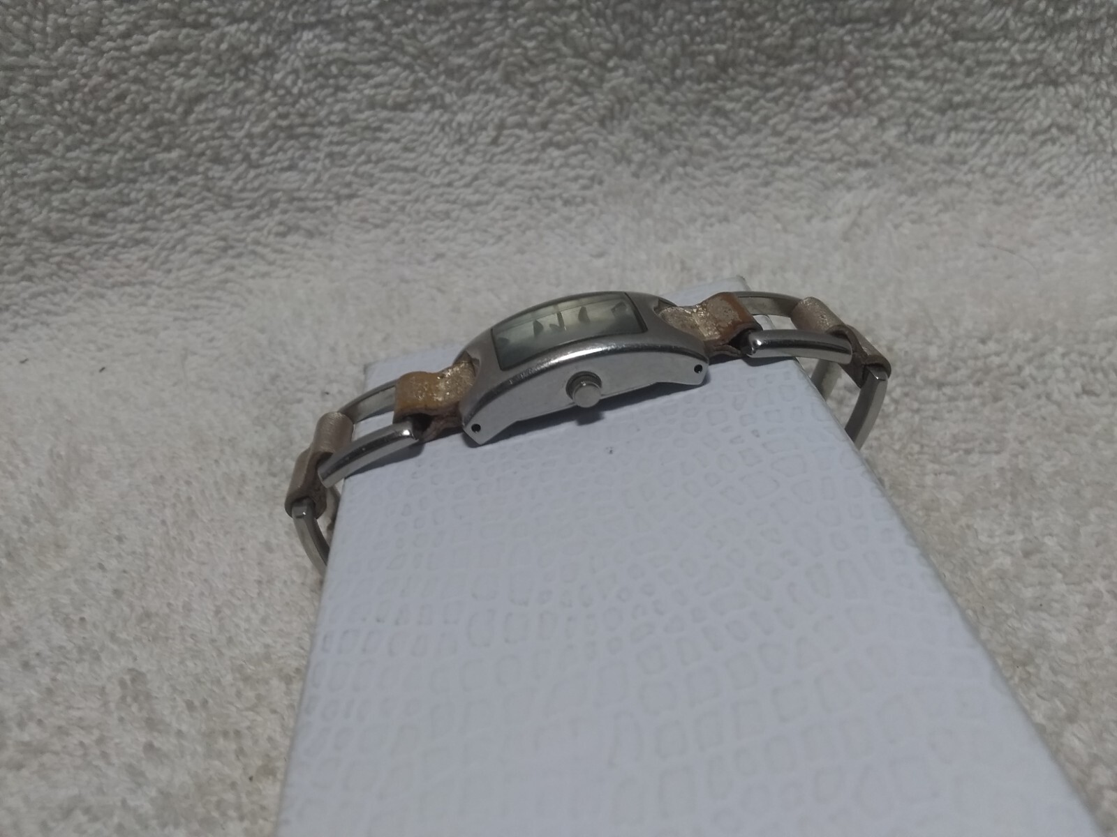 Fossil Quartz Watch Silver Dial Case Faded Pink Lather Link Band New Bat Works