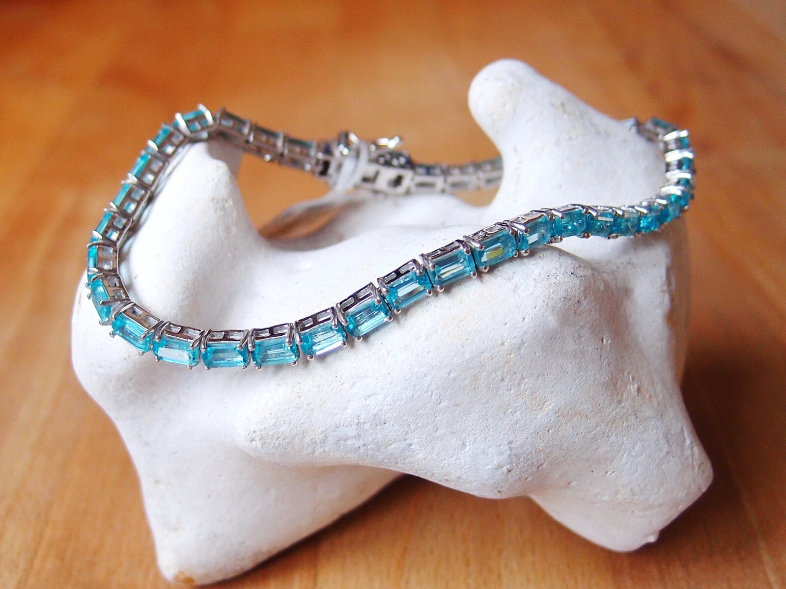 Natural Paraiba Apatite Sterling Silver Tennis Bracelet 11.58Ct. 8 inches