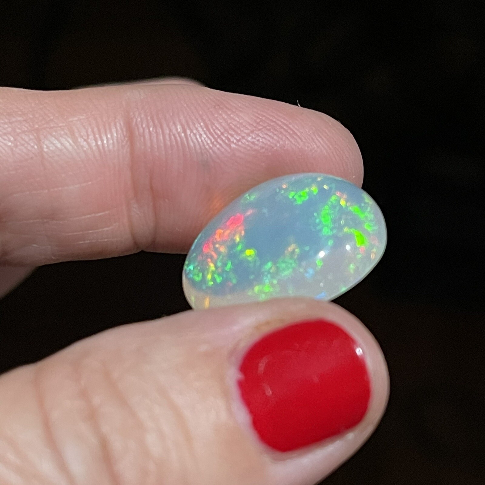 13.3ct 20.4×17.4×8.7mm Huge Clear Sparkling Oval Welo Opal Gemstone Loose Gem