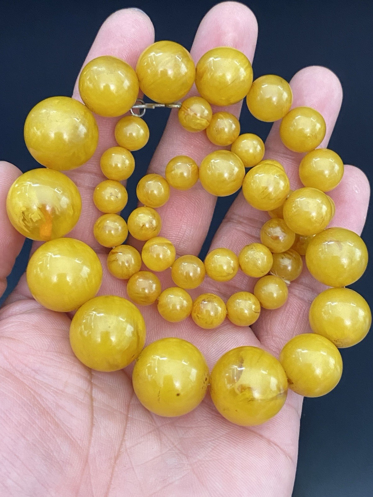 VTG Egg Yolk Butterscotch Amber Bakelite Marbleized Graduated Bead Necklace 60g