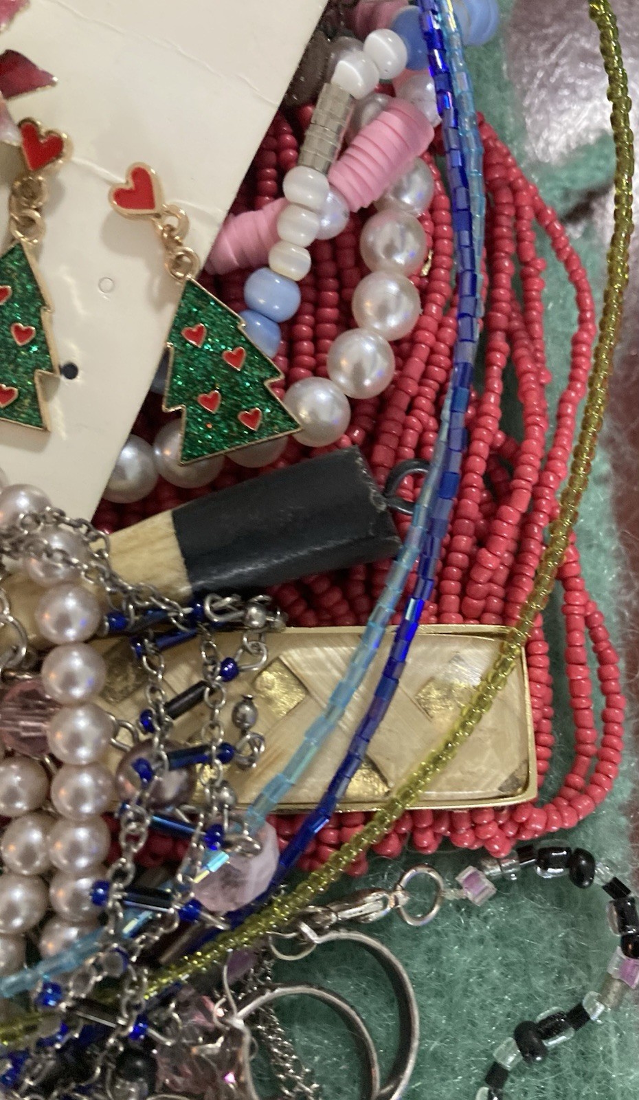 Misc Unbranded Costume Jewelry Lot Bracelets Ears Necklaces ++ ForCrafting A23B