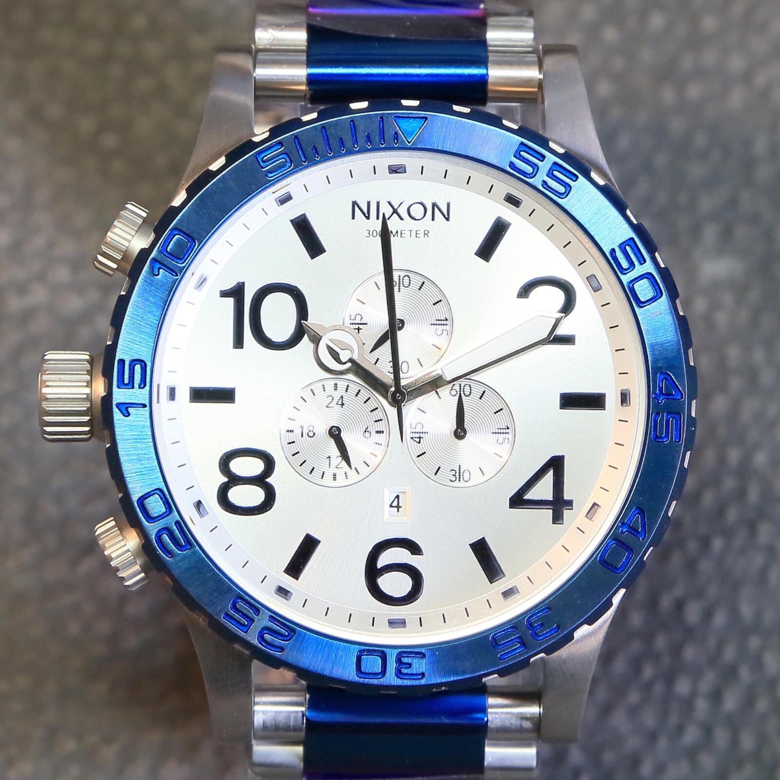 US NEW Authentic NIXON Watch Mens 51-30 CHRONO Blue Sliver A083 NICE GIFT!