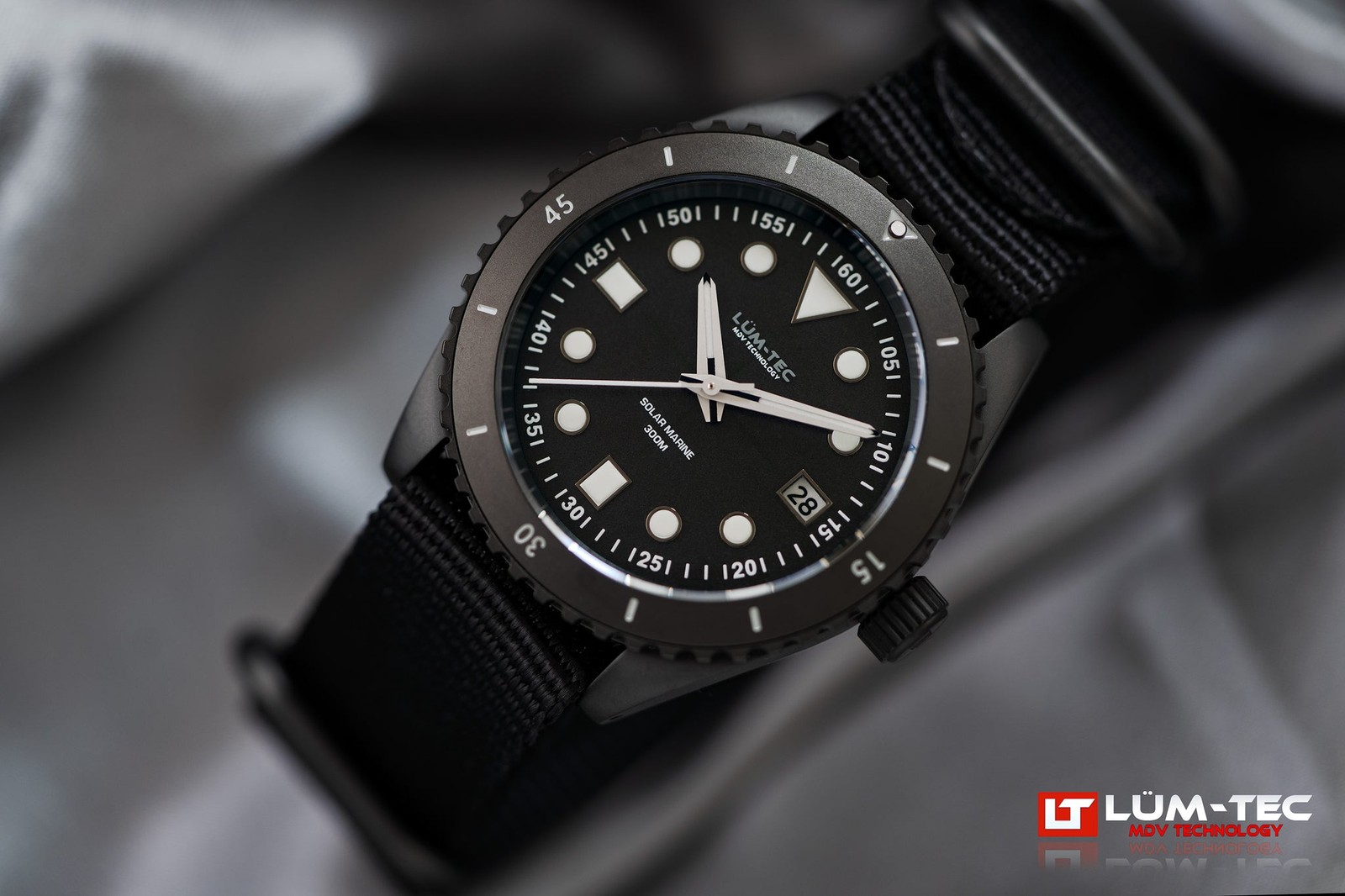 Lum-tec Dive Solar Marine 6 Super-Luminova 300M dive US Made 39mm NIB w warranty