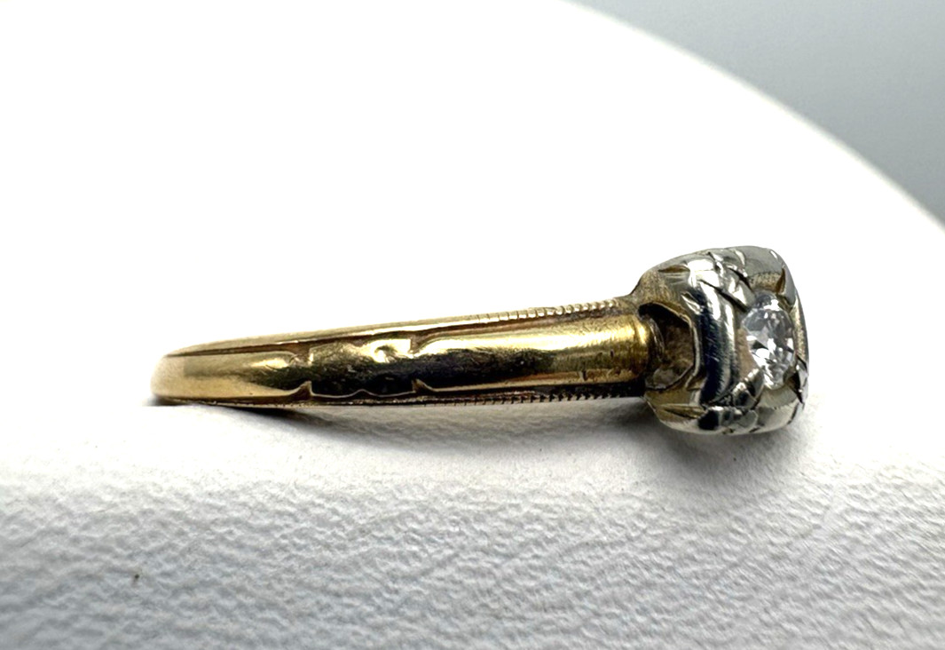 14k Yellow & White Gold Diamond Solitaire Ring 1.8 Grams & Size 6.75 Art Carved