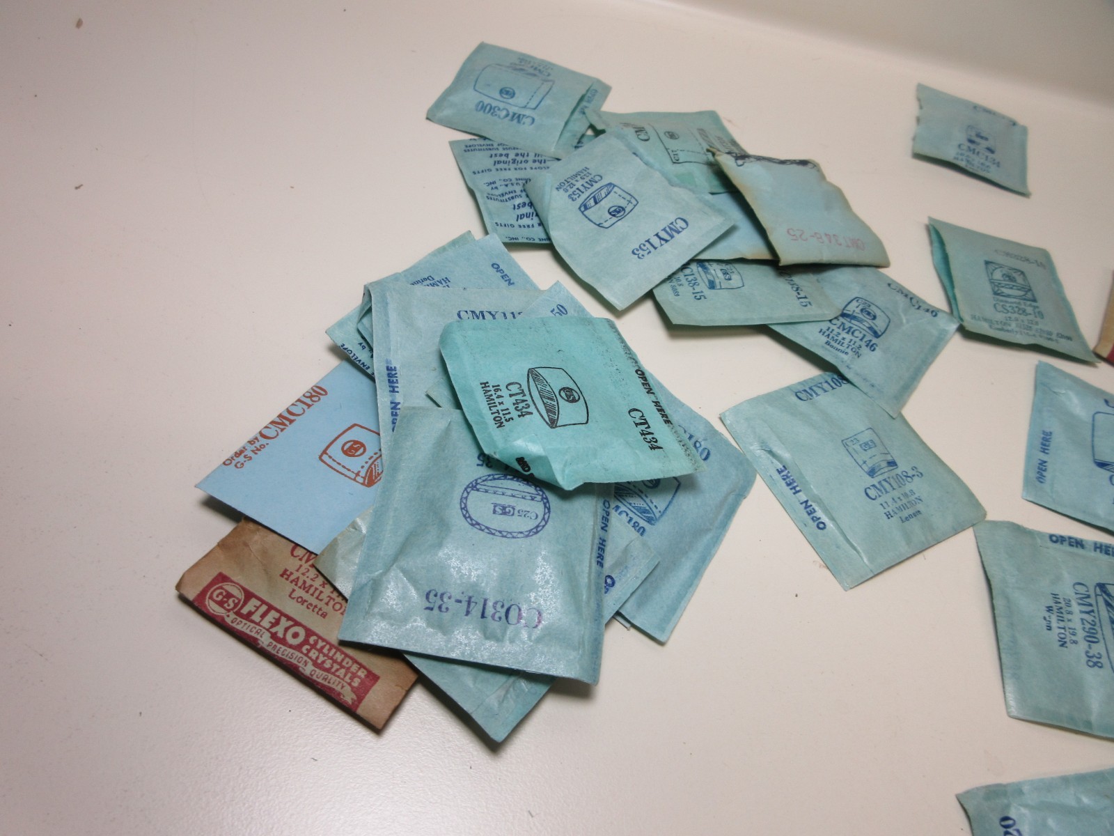 LOT OF 50 G.S WATCH CRYSTALS FOR HAMILTON NEW OLD STOCK FLEXO WATCHMAKER #132