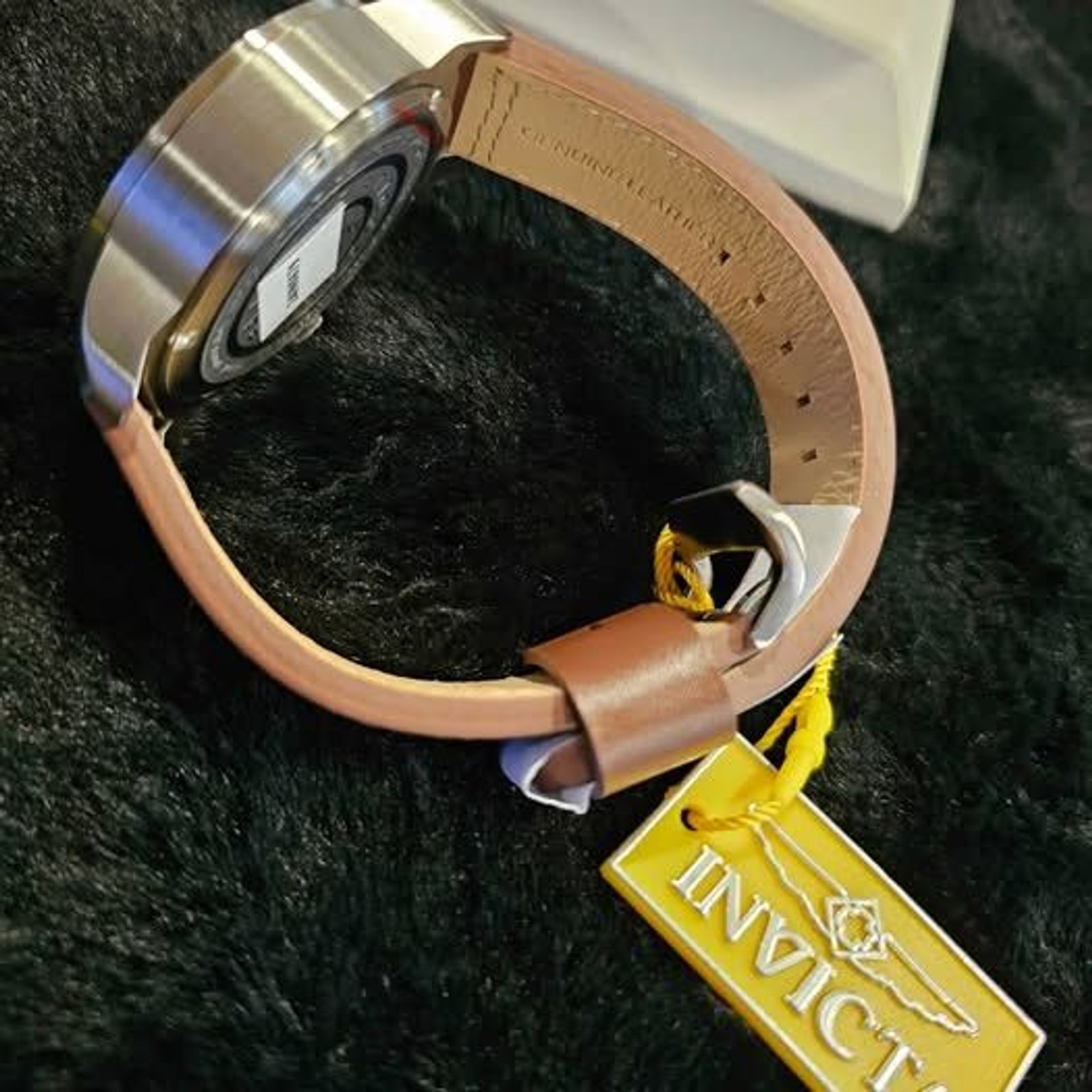 Invicta 46MM Corduba with Canteen Case and leather band. New in box!