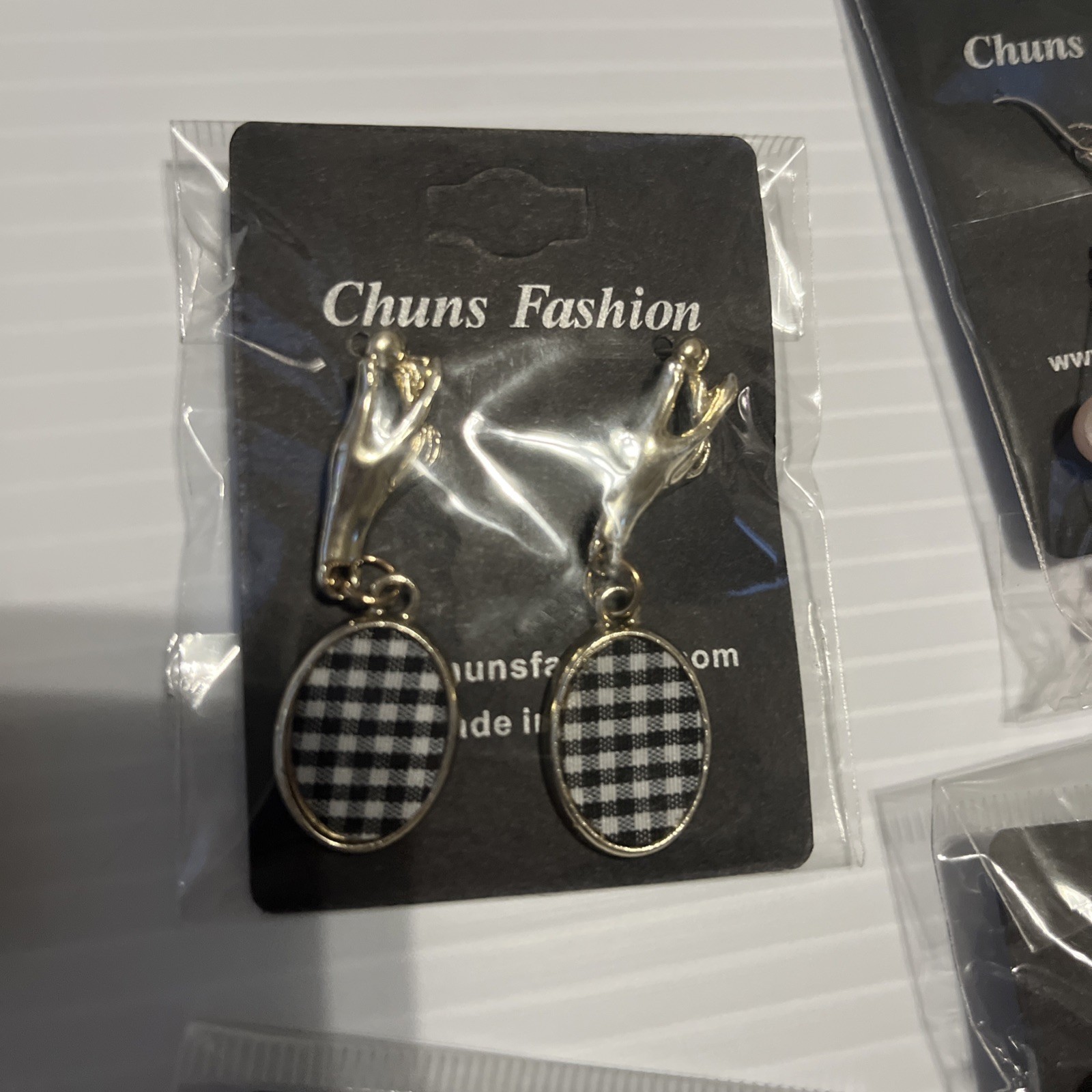 Lot of 140 Chuns Fashion Jewelry Earrings with different designs and colors