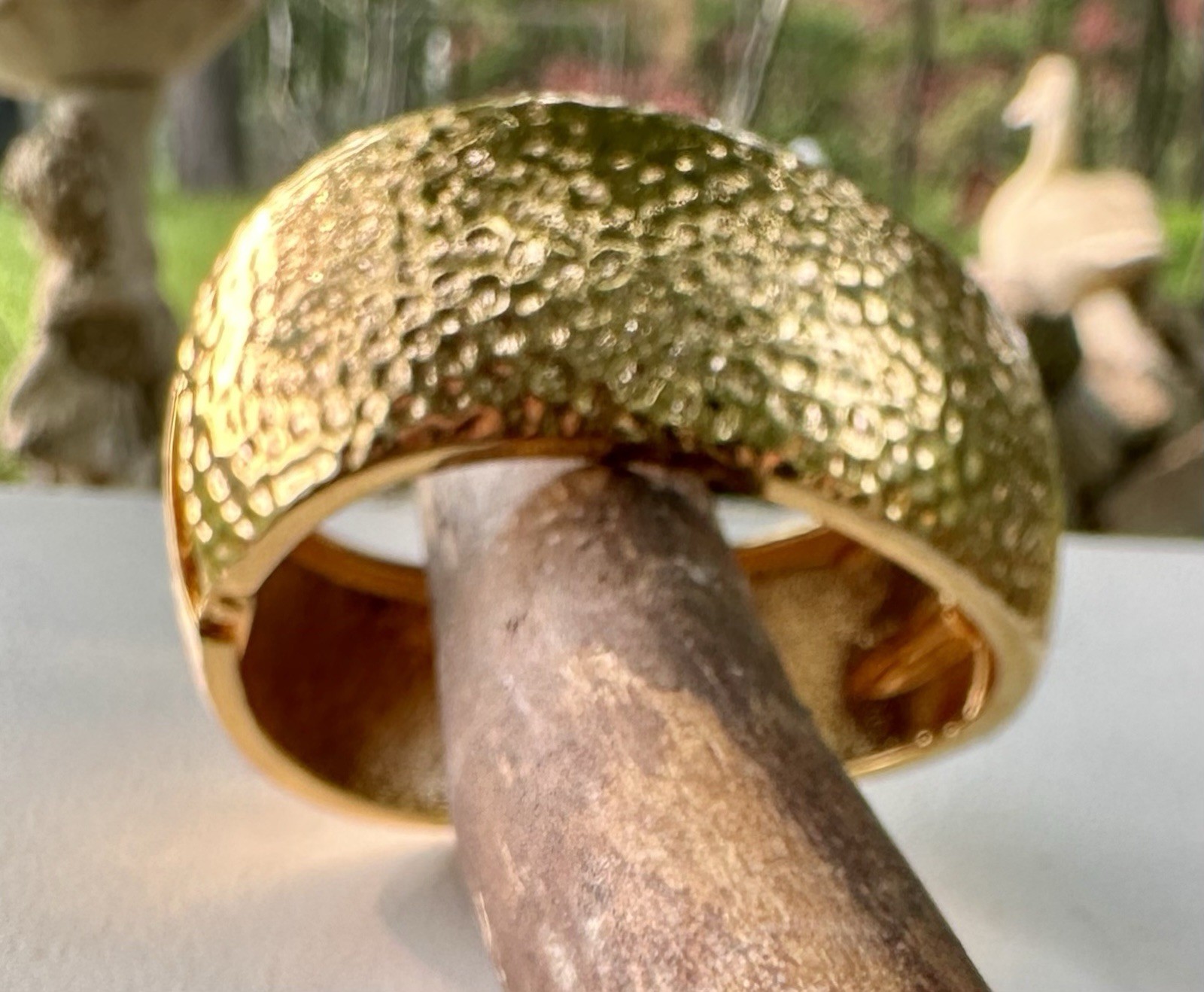 Vintage Premier Designs Hammered Gold Tone Hinged Bangle Bracelet.