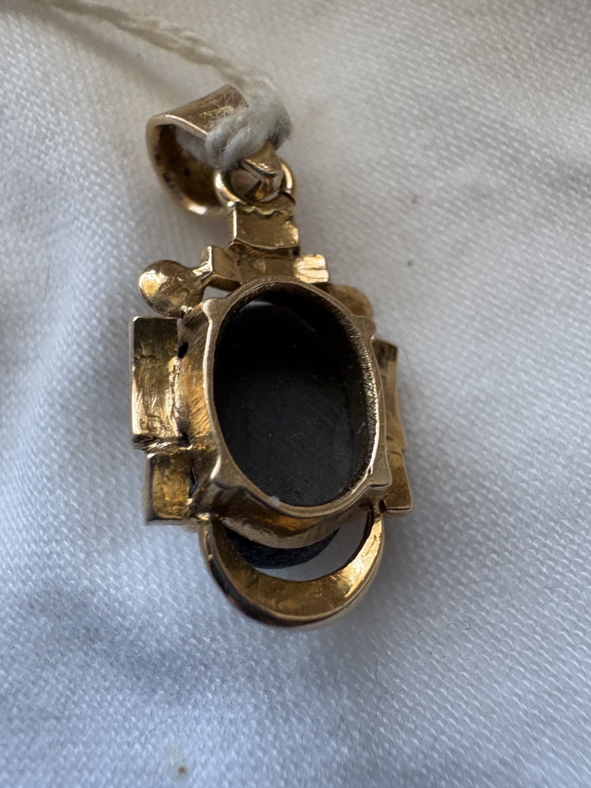 Vintage NOS Star of India Pendant in 18K Gold Setting