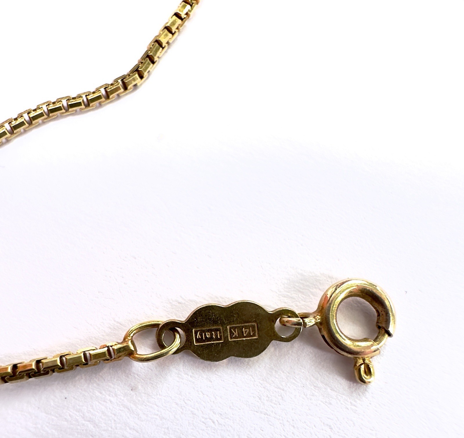 VtgUnisex 14K gold Box Chain bracelet Italy UnoArre just over 9” L, 3.4g tested