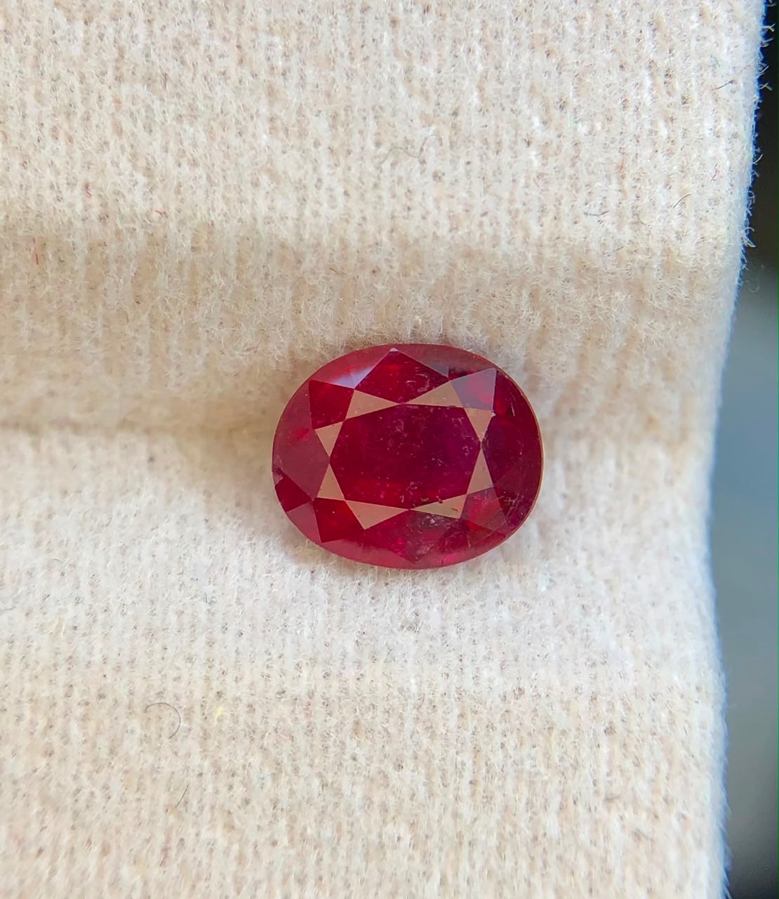 1.11 carat Natural no Heated no Treatment Red Ruby with oval shape from Mozambiq