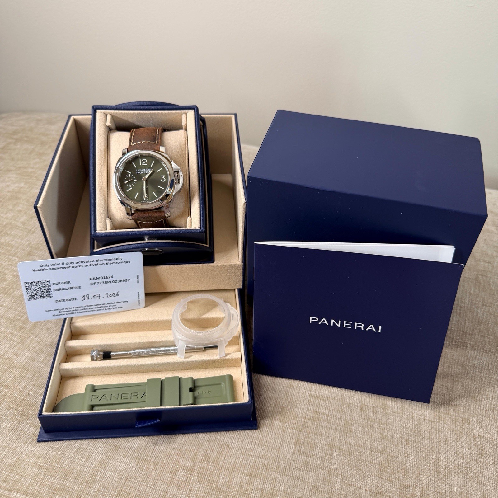 Panerai Luminor Logo PAM01624 44mm Green Dial Full Set Box Papers Unworn