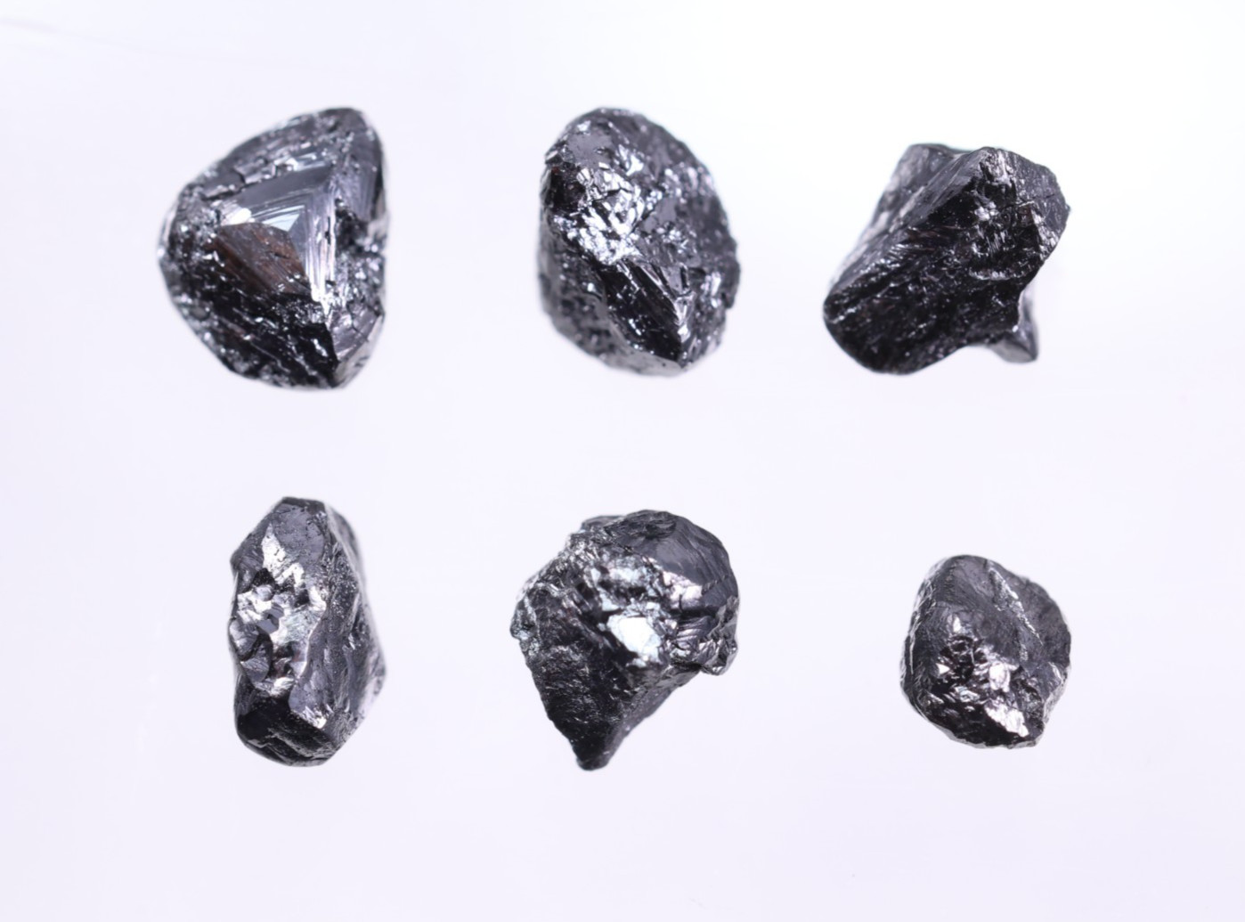 1 to 6pcs Dark Grey-Black Rough Diamond Uncut Natural Diamond for Fine Jewelry.