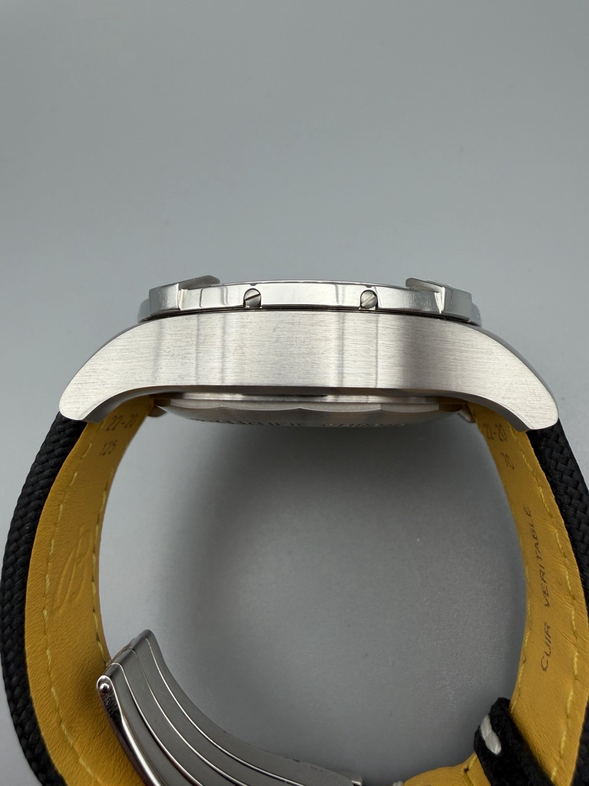 Breitling Avenger A24315101B1X2