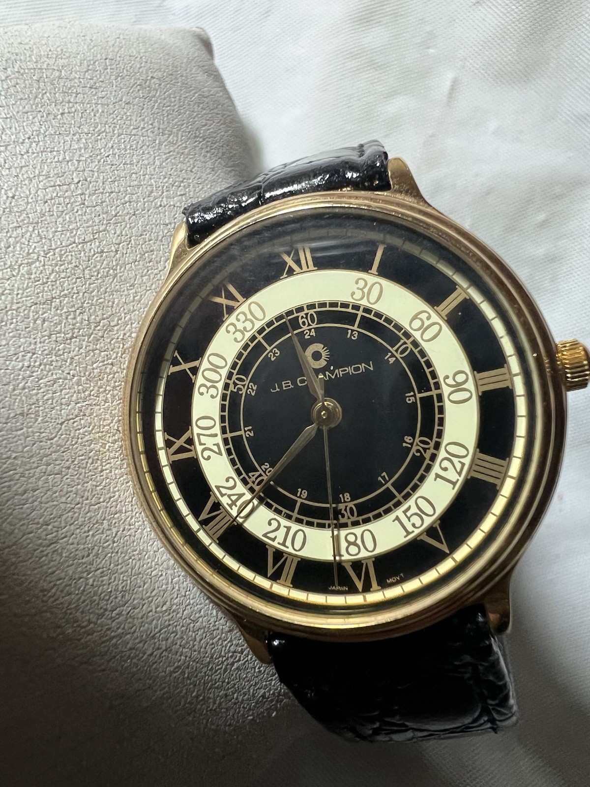 JB Champion New York classic design,32mm Case, Multi design numeral, works great