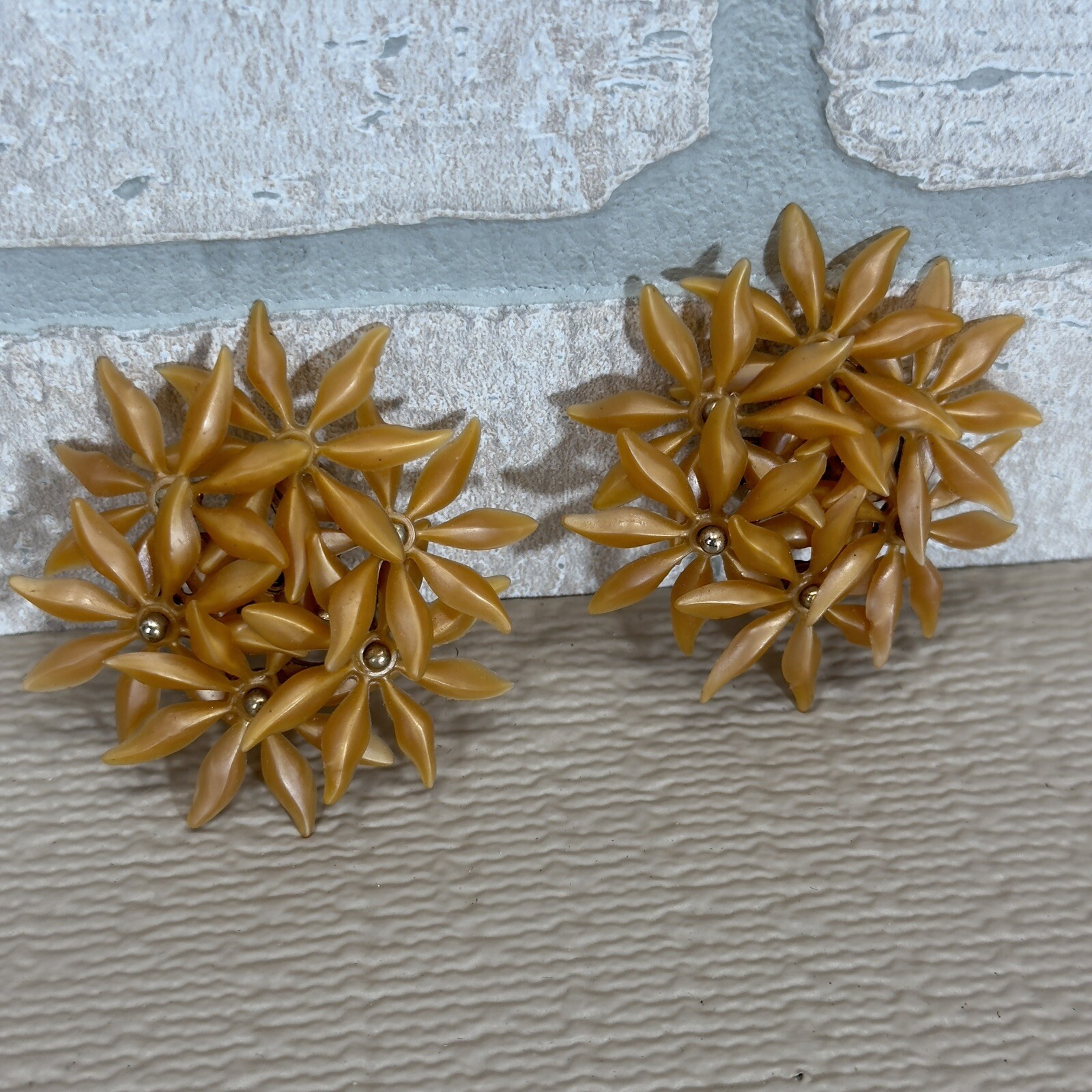 Vintage Retro MCM Orange Plastic Flower Cluster Shoe Clips 2″ ~ Barrett Clips