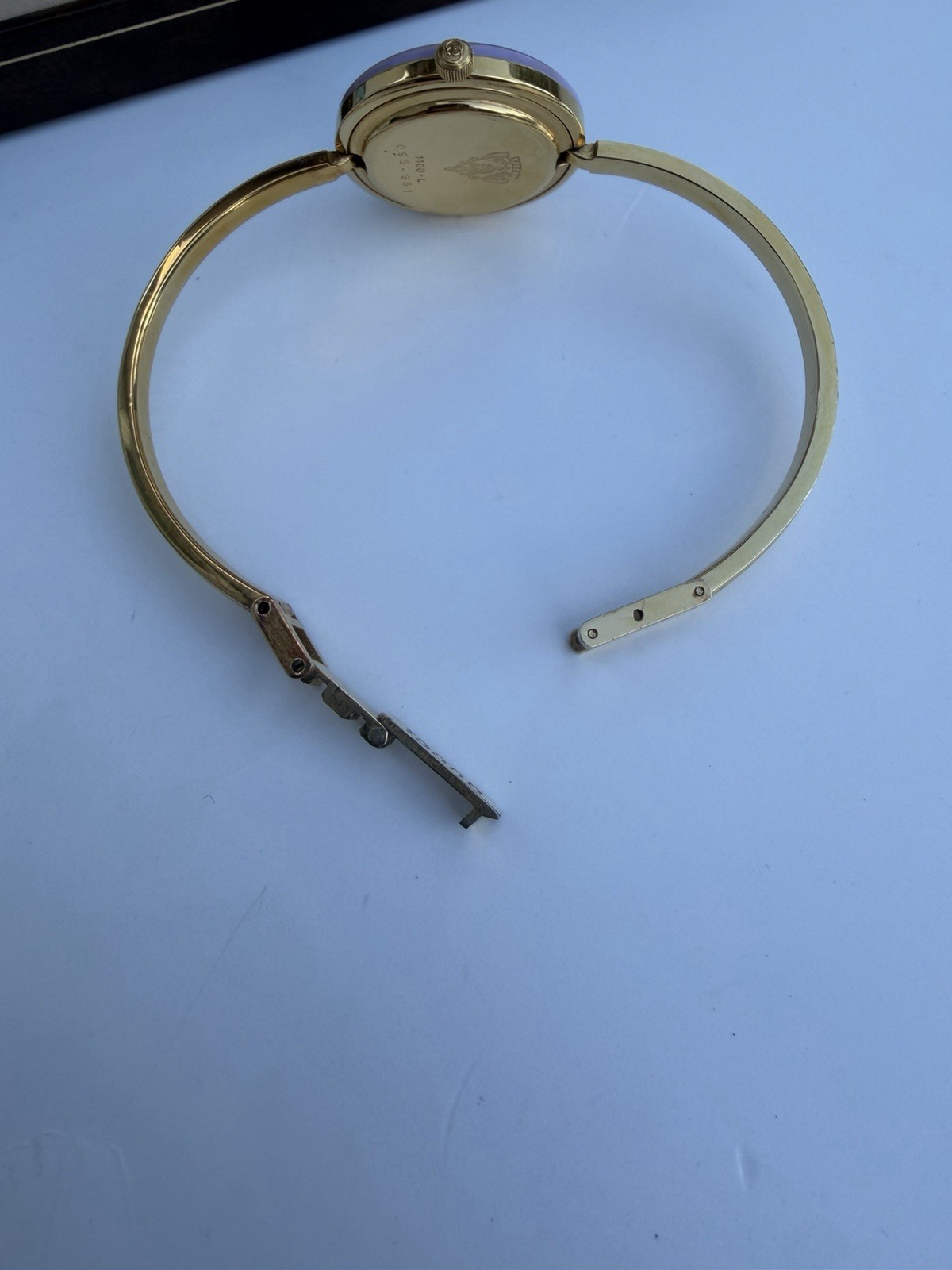 GUCCI 1100-L Change Bezel Gold Bangle Quartz Ladies Watch w/ Box
