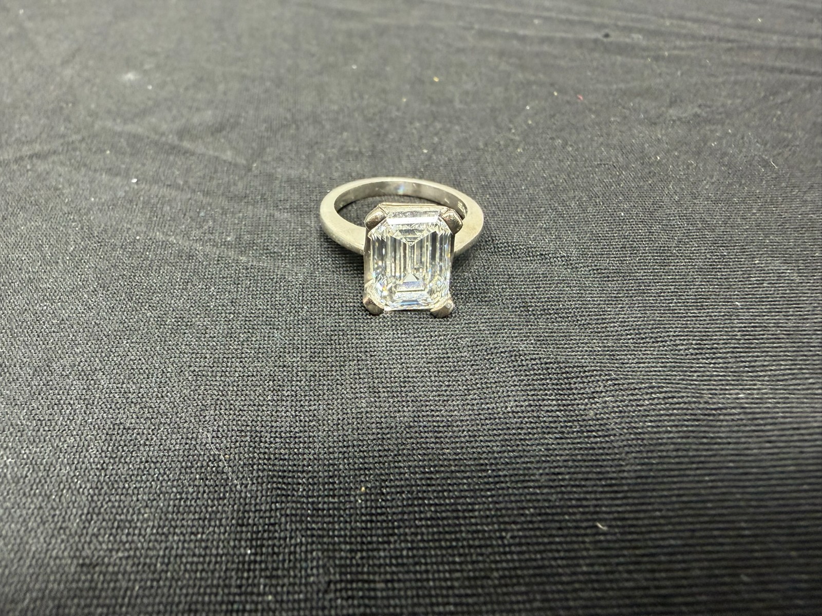 IGI CERTIFIED 4.76ct EMERALD CUT LAB GROWN DIAMOND ENGAGEMENT WEDDING RING