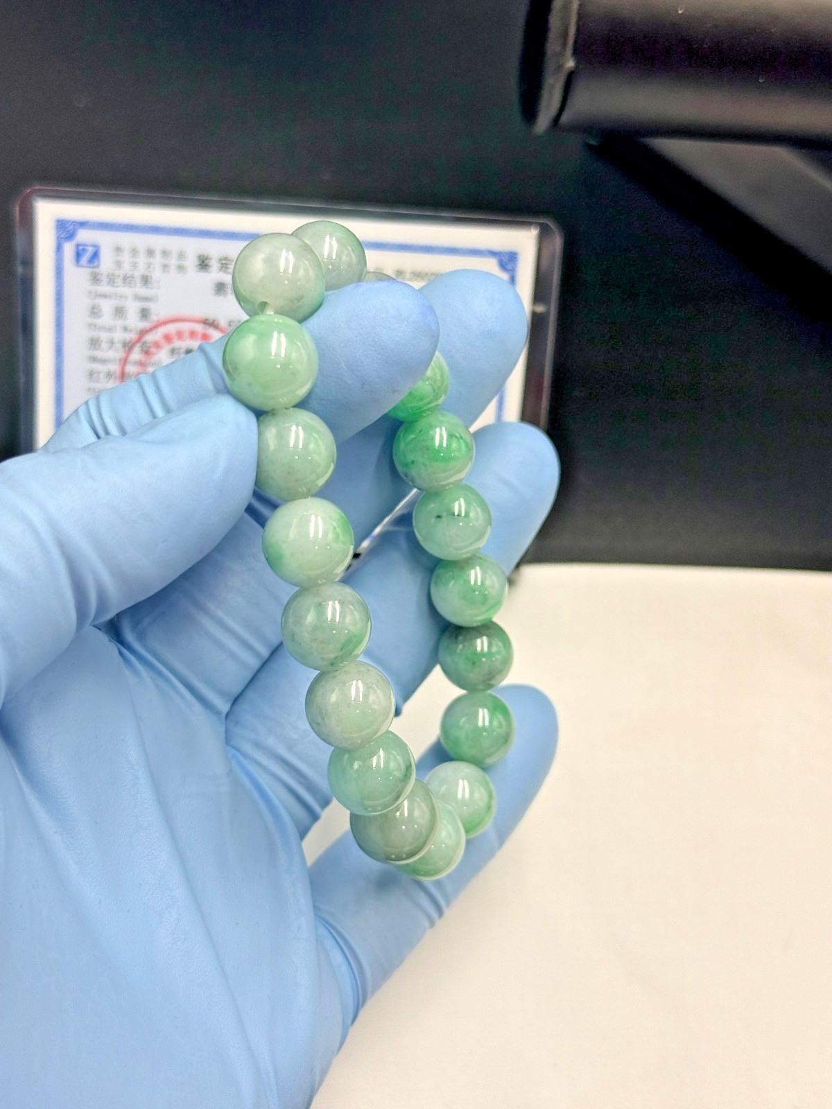 Certified Natural Jadeite Jade Beaded Bracelet Spicy Green 11.8 mm #100080