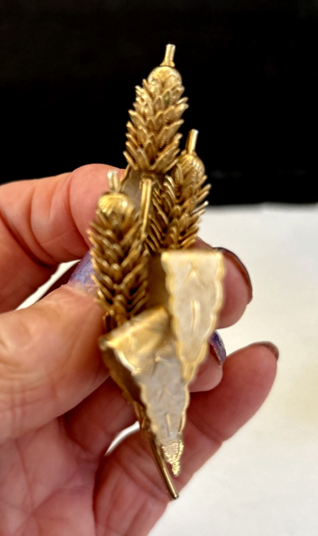 Large Vintage Wheat Brooch Articulated Gold Tone Enamel Wash Cattails Pin 3”