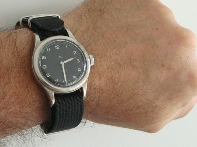 Record Dirty Dozen Military issue WWW WW2 vintage watch sterile dial full srvice
