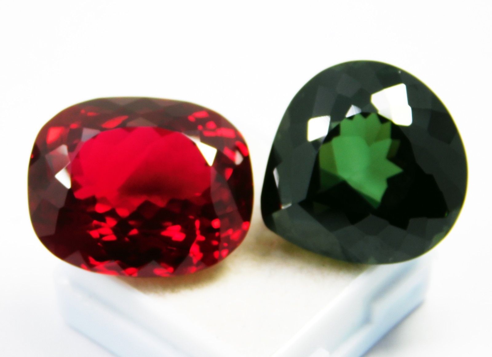 Certified PIGEON BLOOD RED Ruby / GREEN SAPPHIRE 97.70 Ct Natural Exclusive Pair