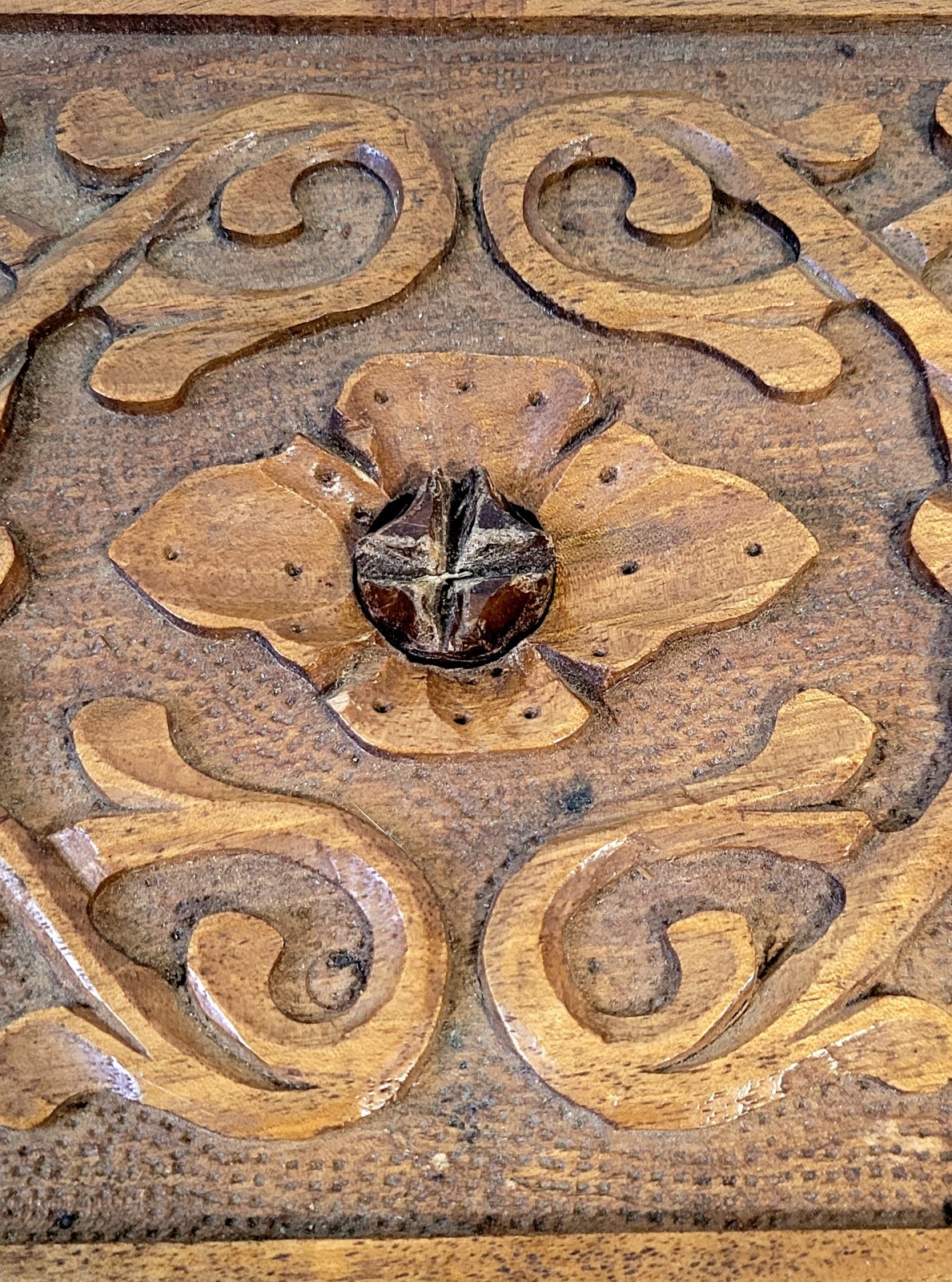 Vintage Hand-Carved Walnut Wooden Treasure Box with Rose Rotation Puzzle Lock