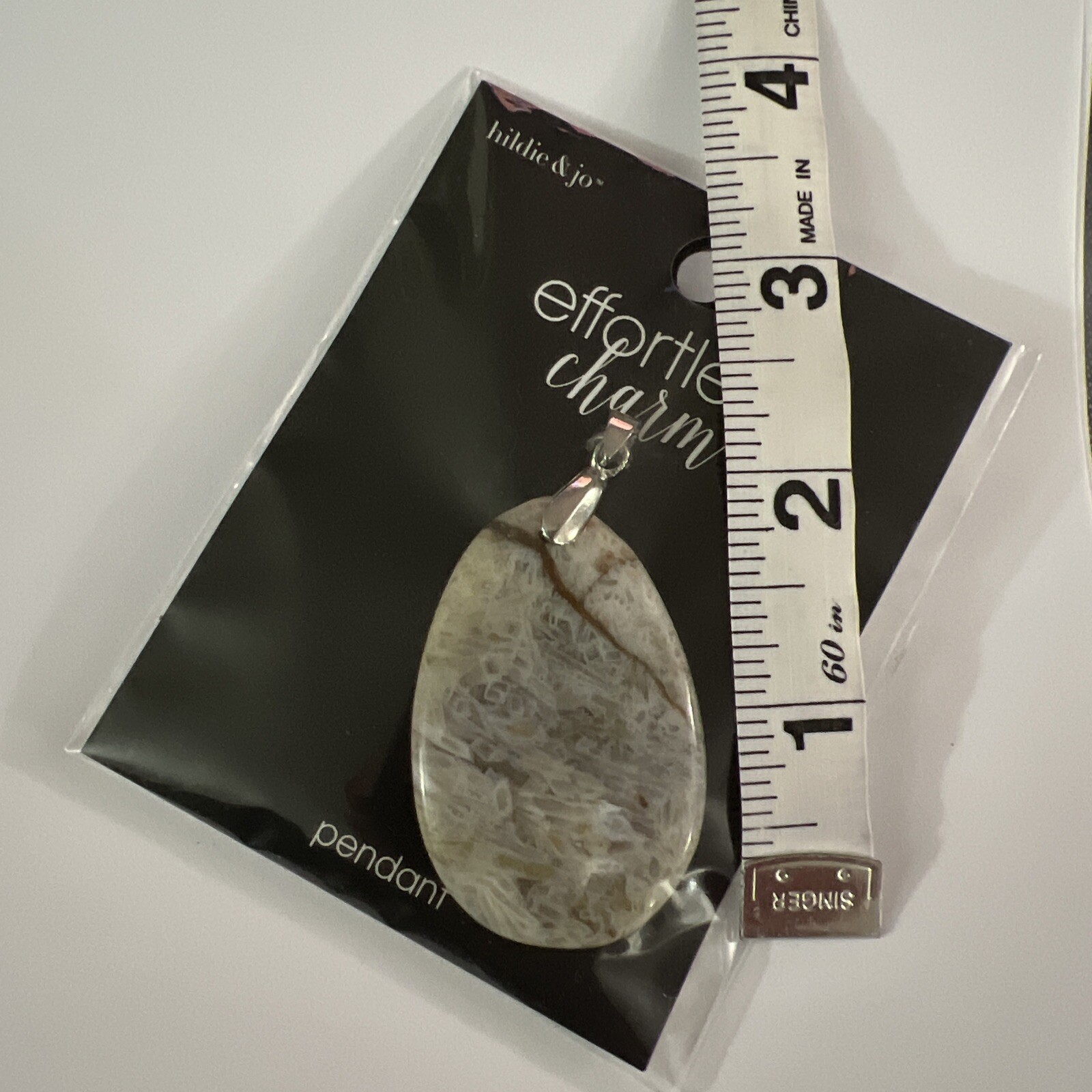 HILDIE & JO EFFORTLESS CHARM GRAY STONE PENDANT NEW IN SEALED PACKAGE