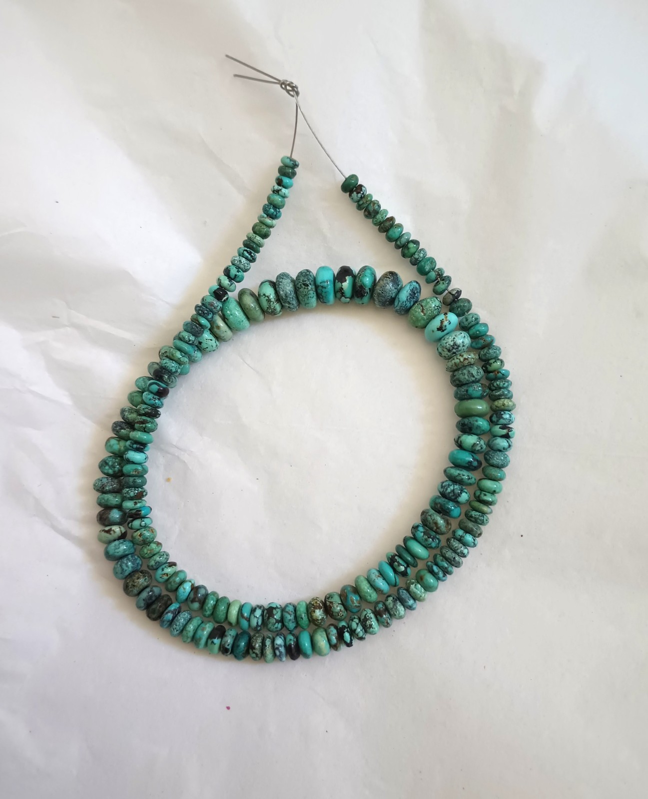 VINTAGE HI-GRADE HUBEI TURQUOISE 3-8MM GRADUATED RONDELLE BEADS – 17.75″ – 1860E