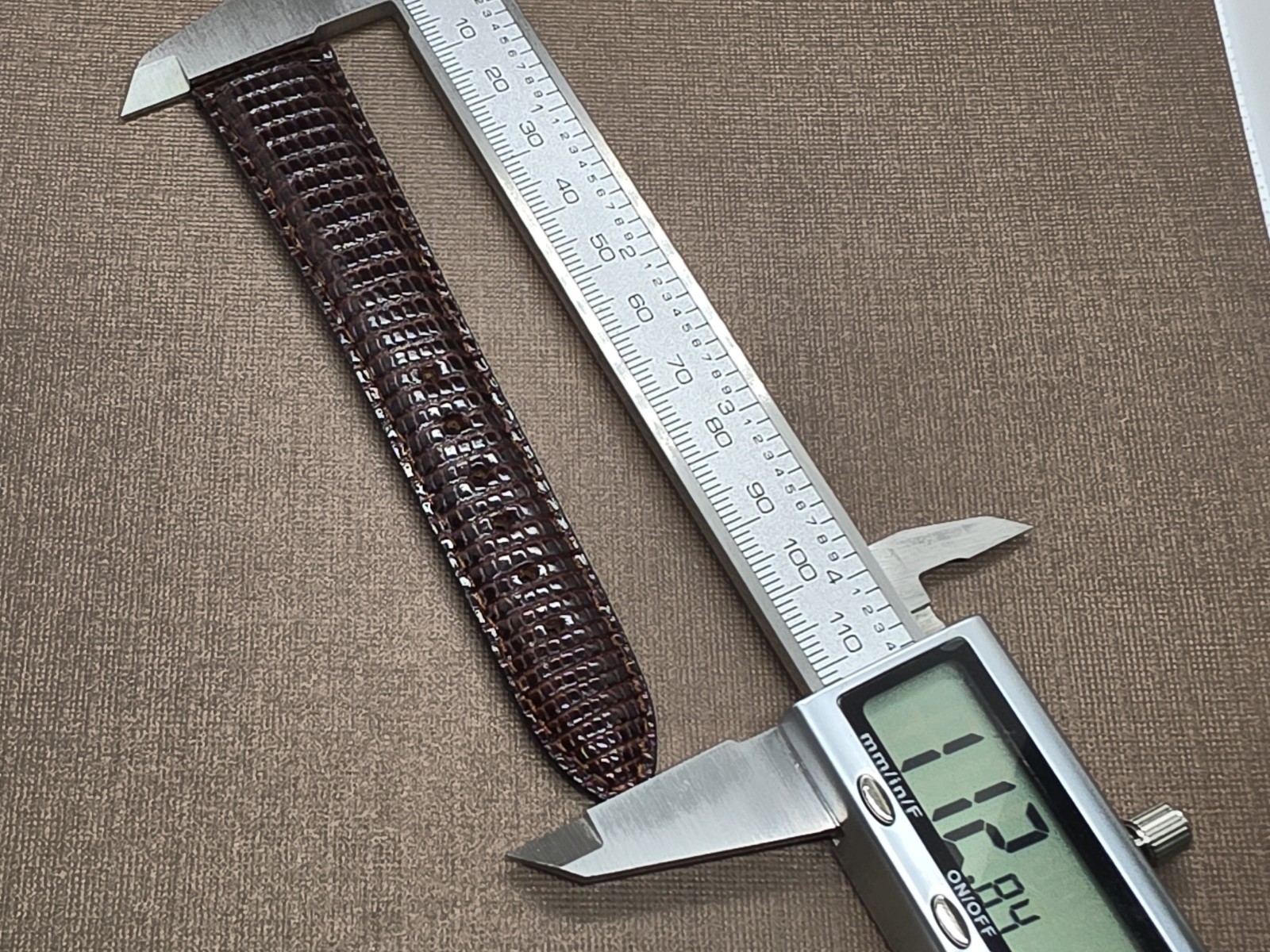 Lot Of 2 Vintage NOS 20R Dark Brown Padded & Stitched Genuine Lizard Watch Bands