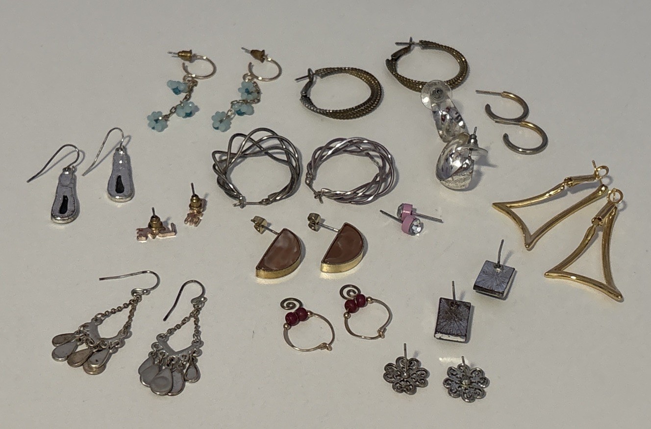 Lot of 14 pairs Pierced Earrings Silver & Gold Tone Hoops Stone Dangles Variety
