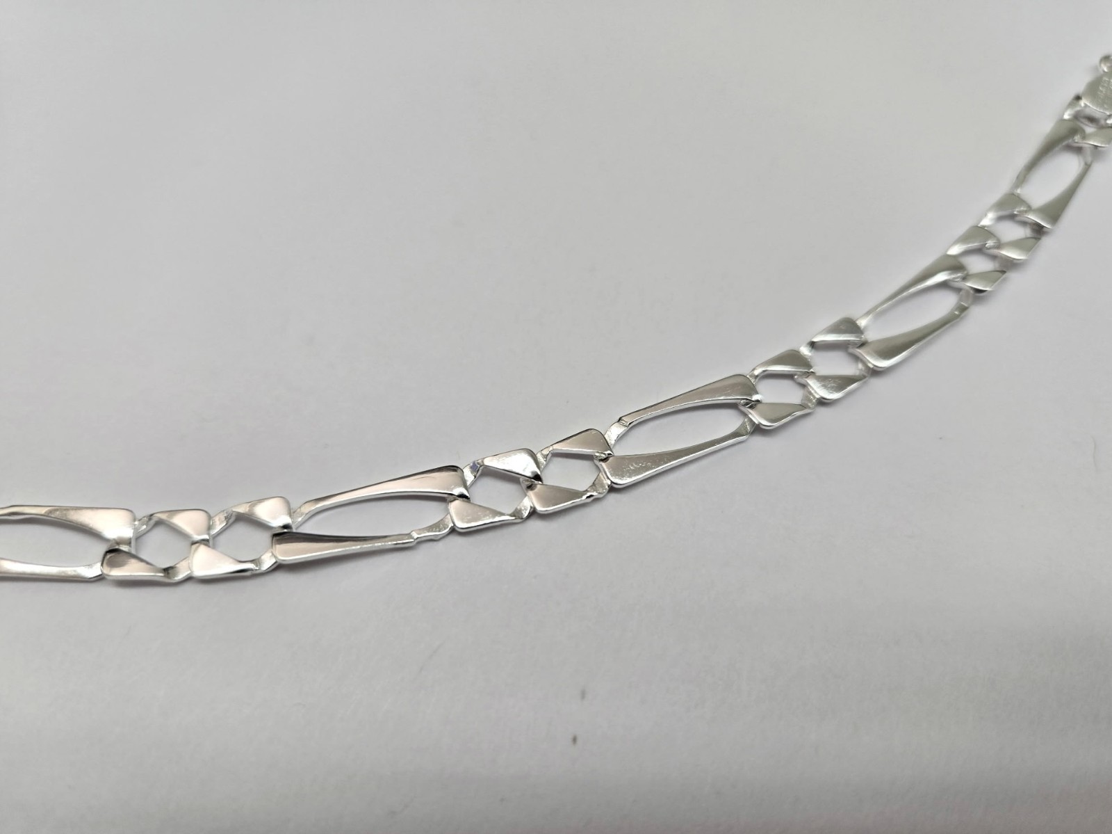 925 Sterling Silver Figaro Flat Link Bracelet 6mm, 7″ to 7.5″ Long