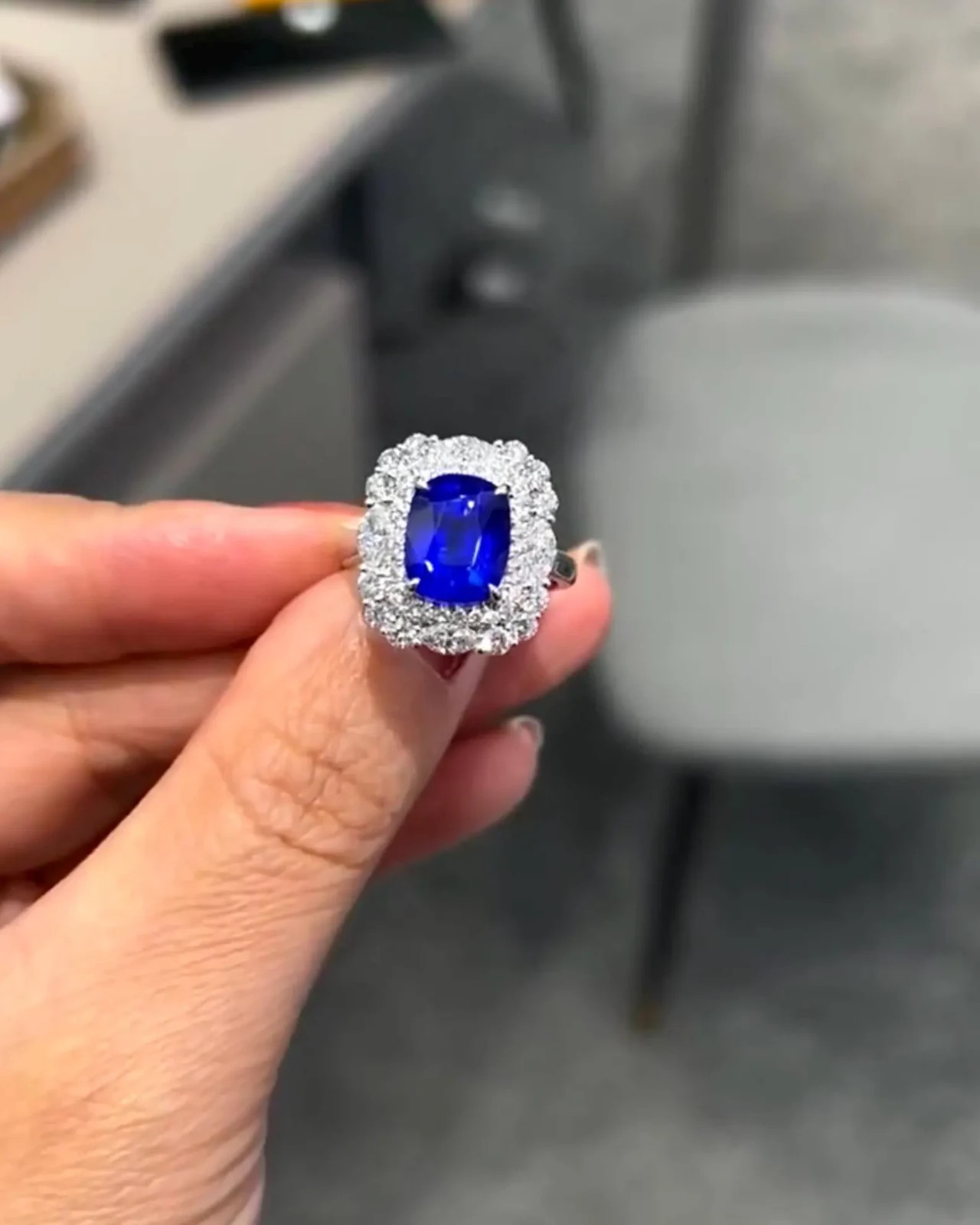 3.85 Carat Royal Kashmir Oval Cut Blue Sapphire & Diamond Ring in Solid 14K Gold