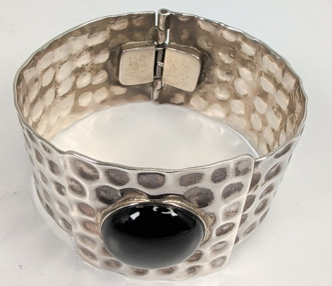 Ilaria Peru 925 Sterling Heavy Hammered Hinged Black Onyx Bangle Bracelet 69g
