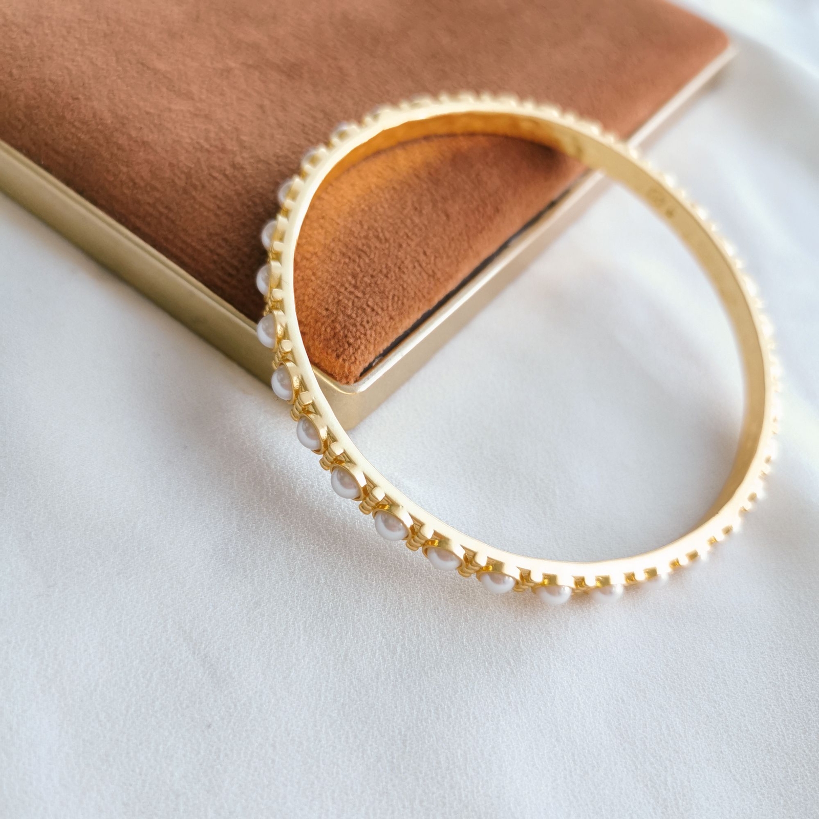 Julie Vos Gold Pearl Bangle