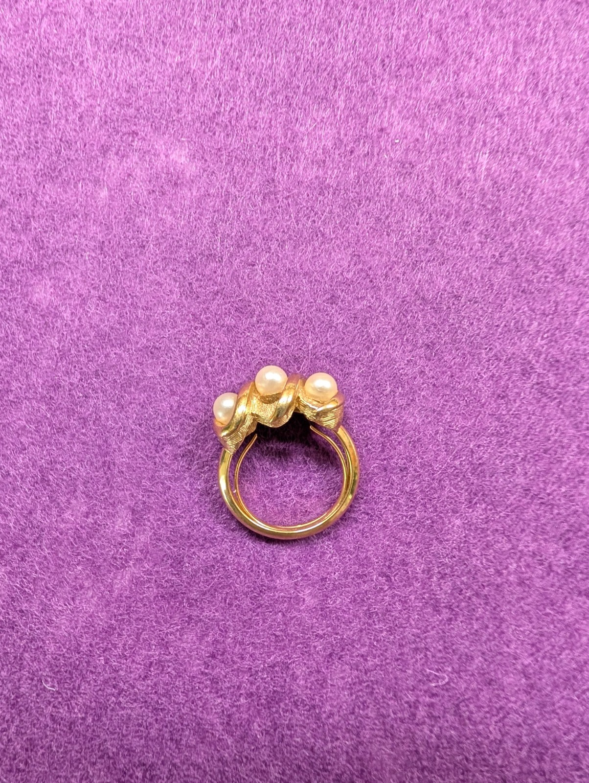 AVON 1972 Vintage Triple Twist Gold Tone Faux Pearl Cocktail Ring Adj #408 Small