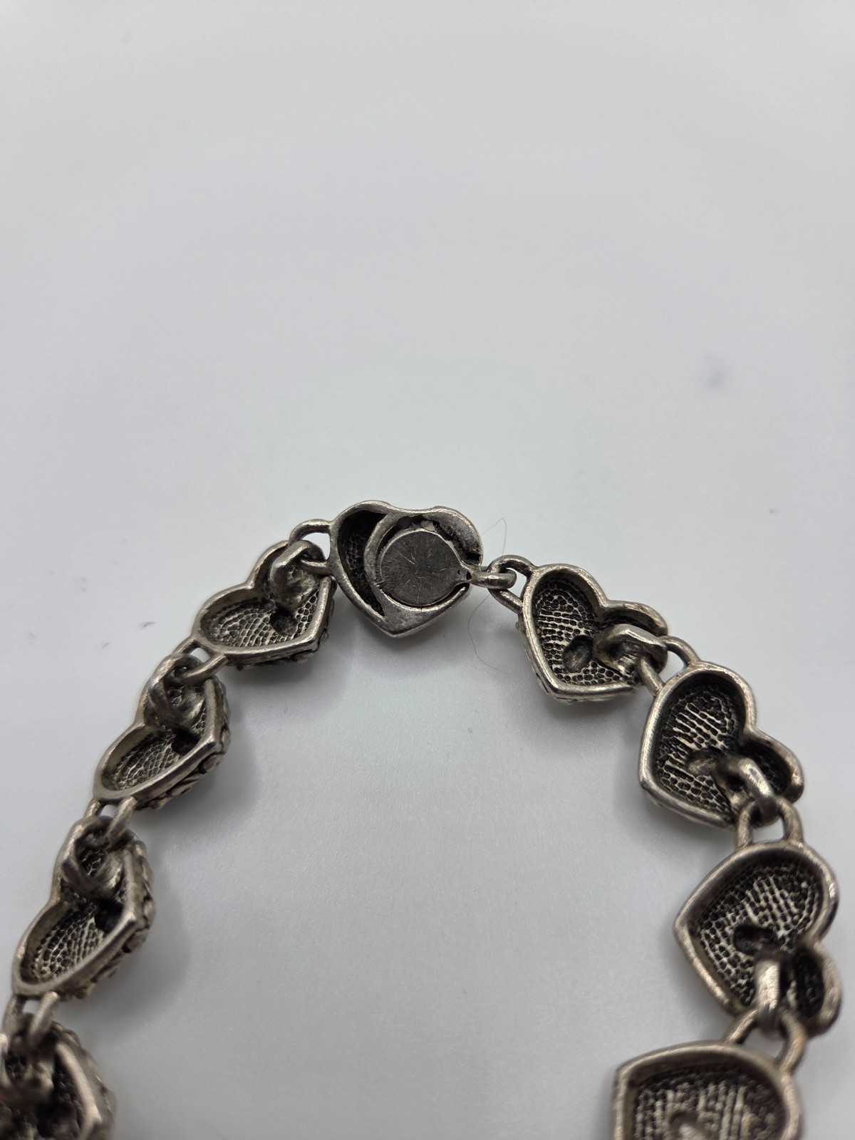 stainless steel 7.5″ hear charm magnet clasp bracelet women