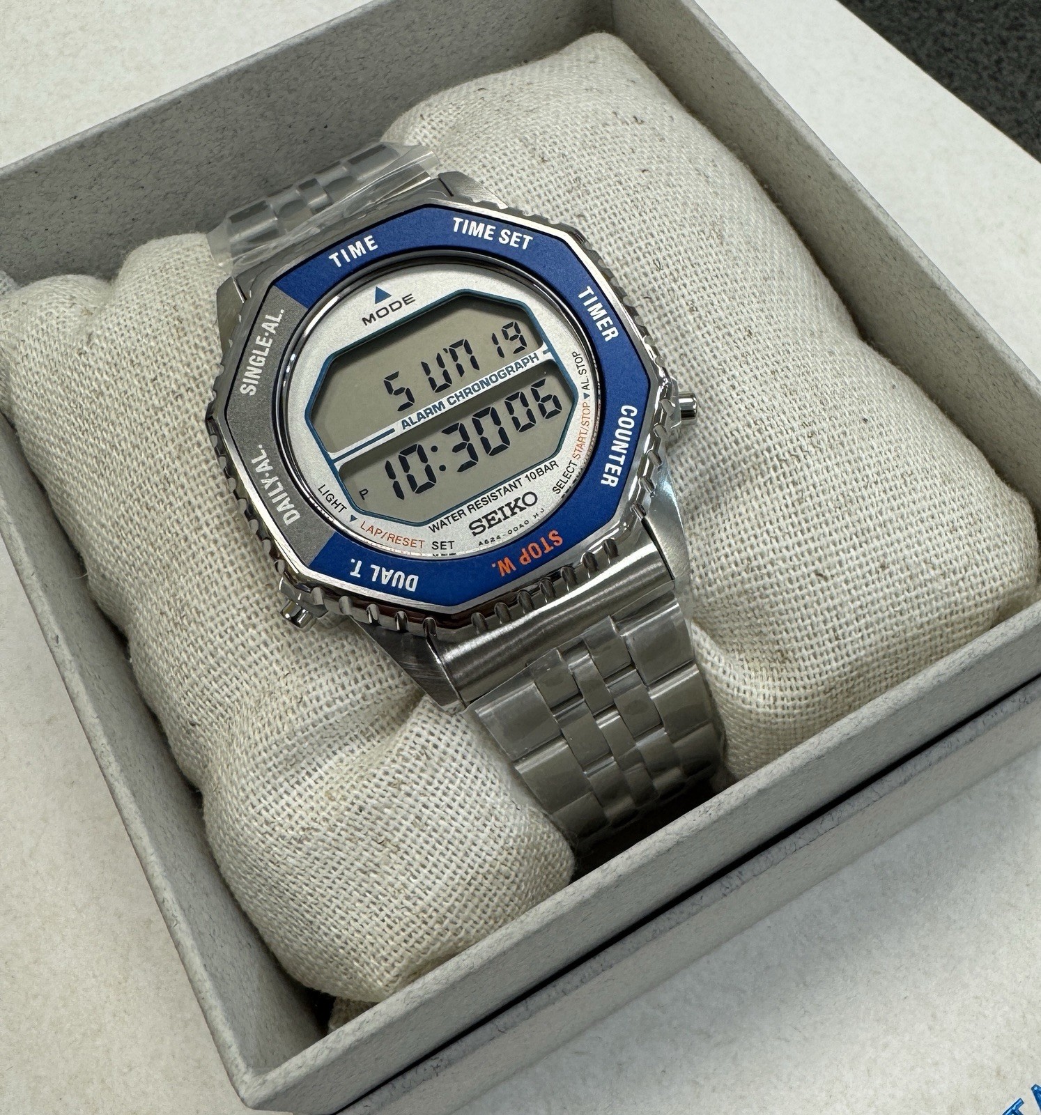 Seiko Rotocall Quartz Chronograph Digital Dial Men’s Watch SMGG21 Brand New