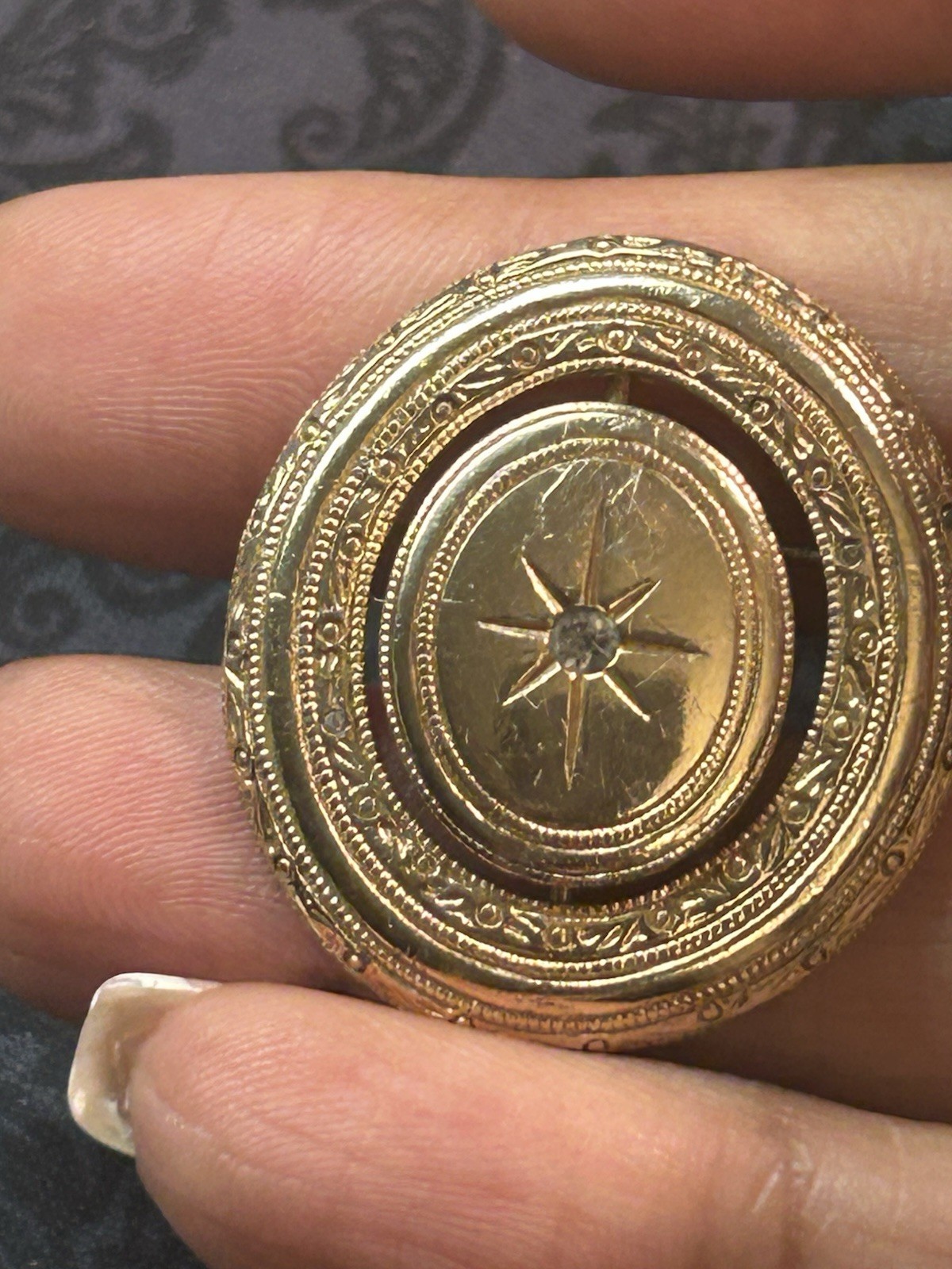 Vintage 1970s Avon Spinner Brooch Gold Tone Rotating Starburst Rhinestone Signed
