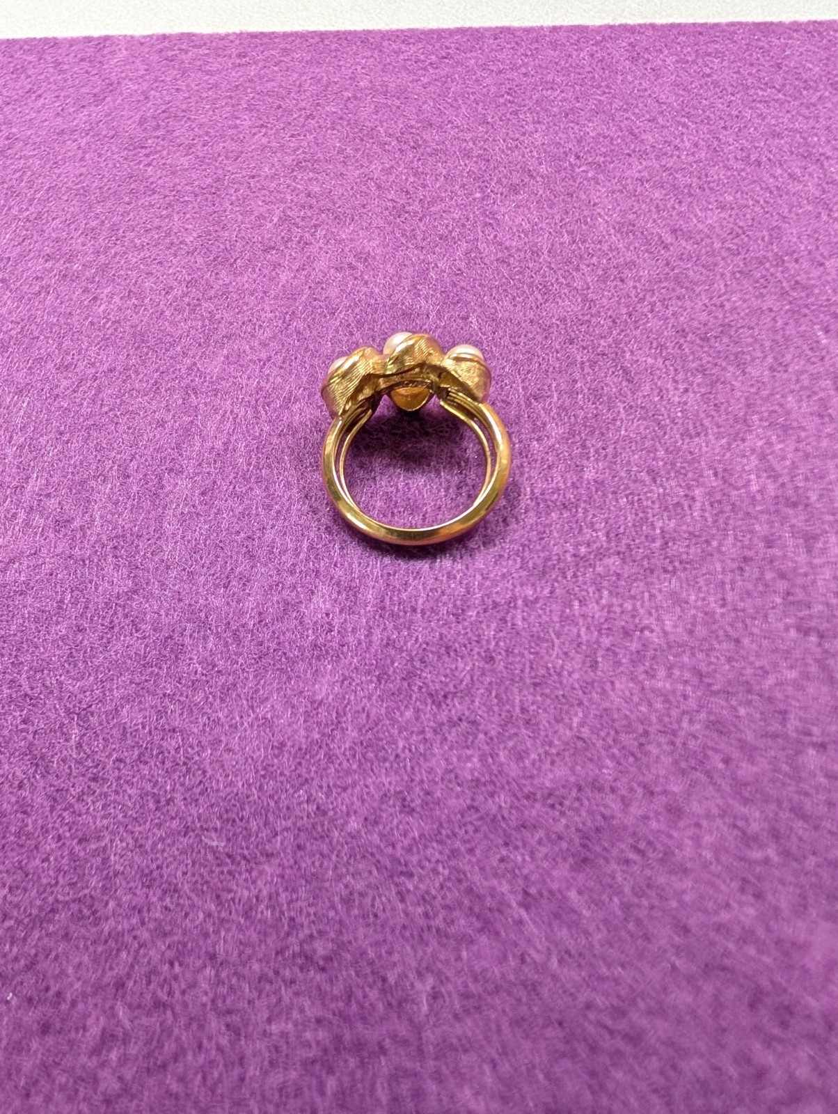 AVON 1972 Vintage Triple Twist Gold Tone Faux Pearl Cocktail Ring Adj #408 Small