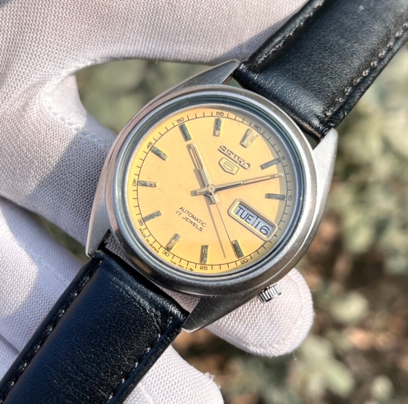 Vintage Seiko 5 Automatic Dress Formal Japan Made Men’s Watch 7009-3181