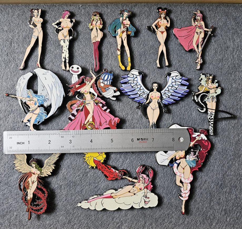 New ！One Piece figure Limited Metal Enamel Pin Badge Anime Collectible