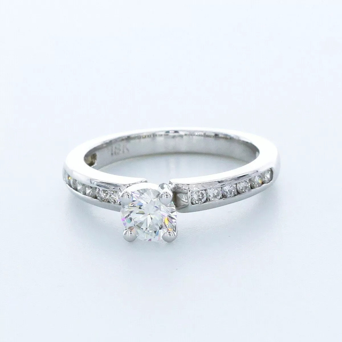 Engagement Ring 18K White Gold Classic 1.22 Carat Round Lab-Grown Diamond H VS1