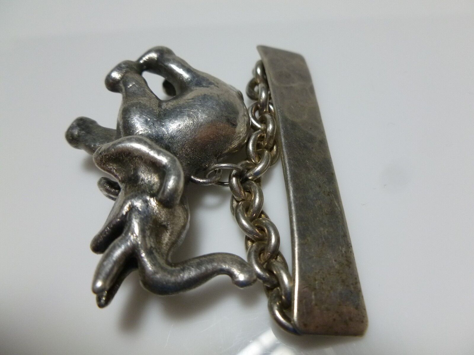 SUSAN CUMMINGS STERLING SILVER HAMMERED BAR ELEPHANT DANGLE BROOCH PIN